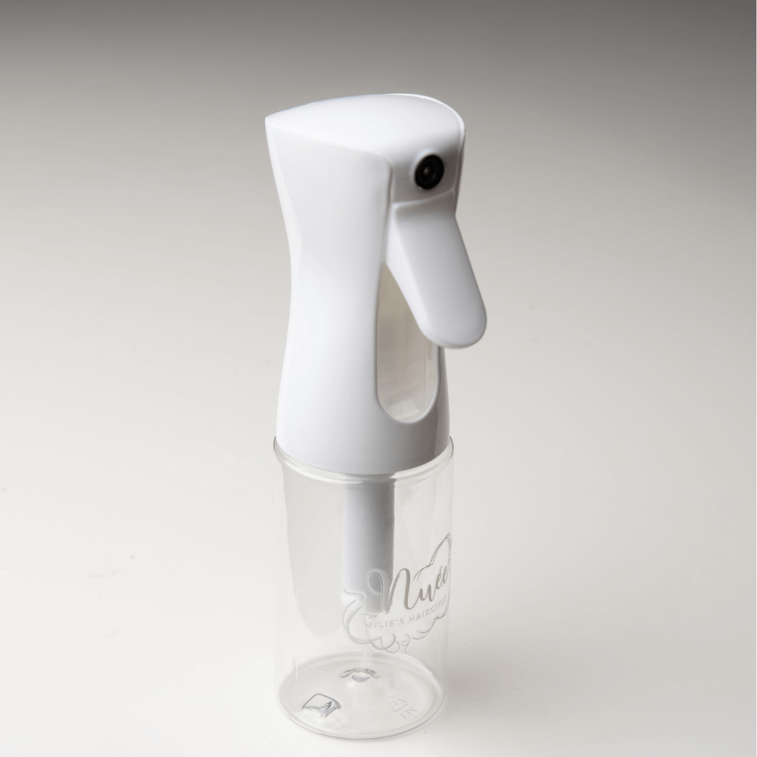 Brumisateur 200ml en spray blanc, parfait pour hydrater les cheveux crépus et bouclés.