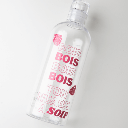 Gourde graduée de 750 ml avec message motivant en rose, idéale pour l'hydratation au quotidien.