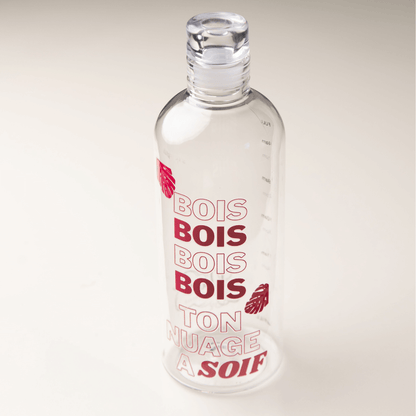 Gourde graduée transparente de 750 ml avec message 'Bois, bois, bois ton nuage à soif' motivant.